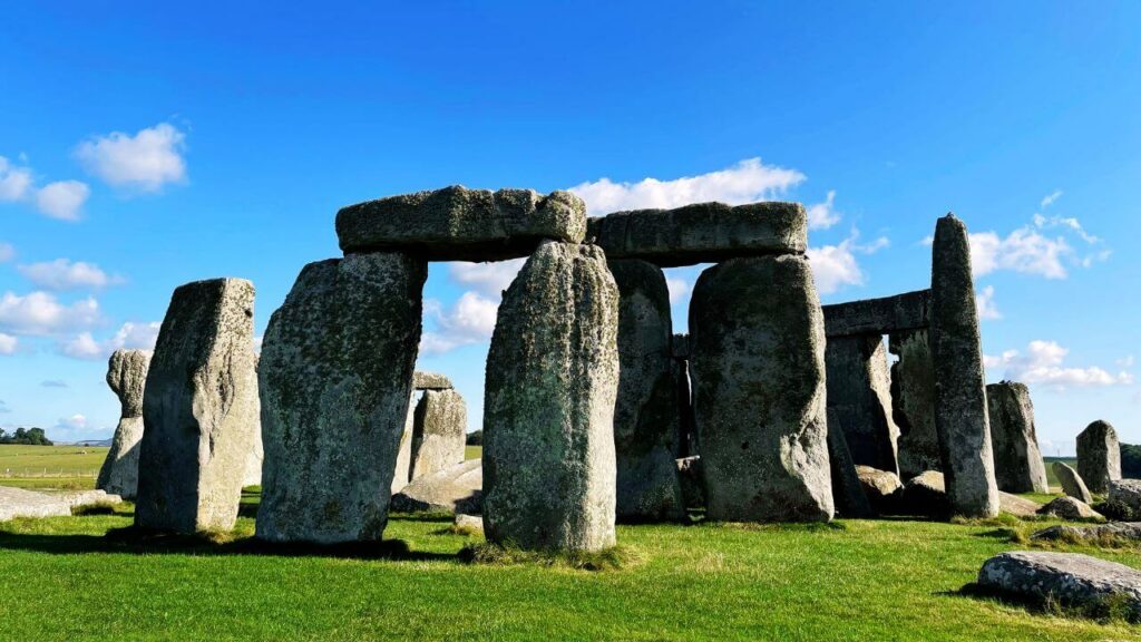 Well-known Energy Vortexes Around the World- Stonehenge, Wiltshire, England